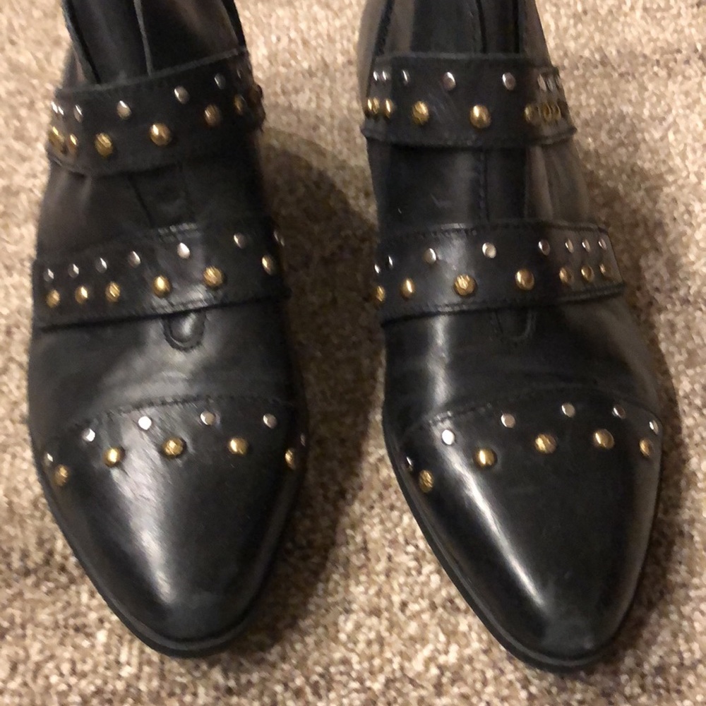 Leather studded ankle boots like new